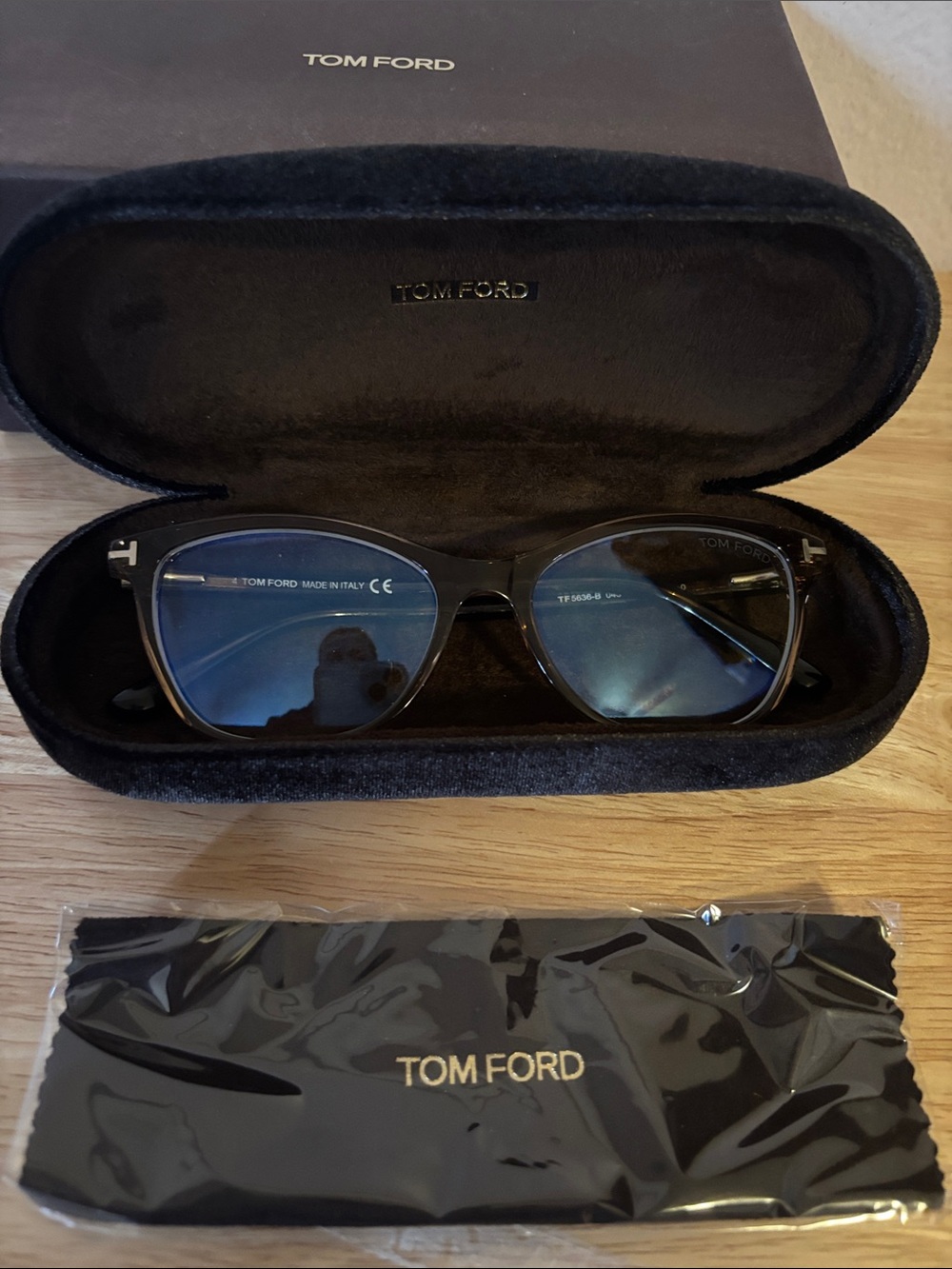 Tom Ford Women’s Cat Eye Glasses TF-5636-B Brown Frames 52-16-140 - Picture 17 of 17
